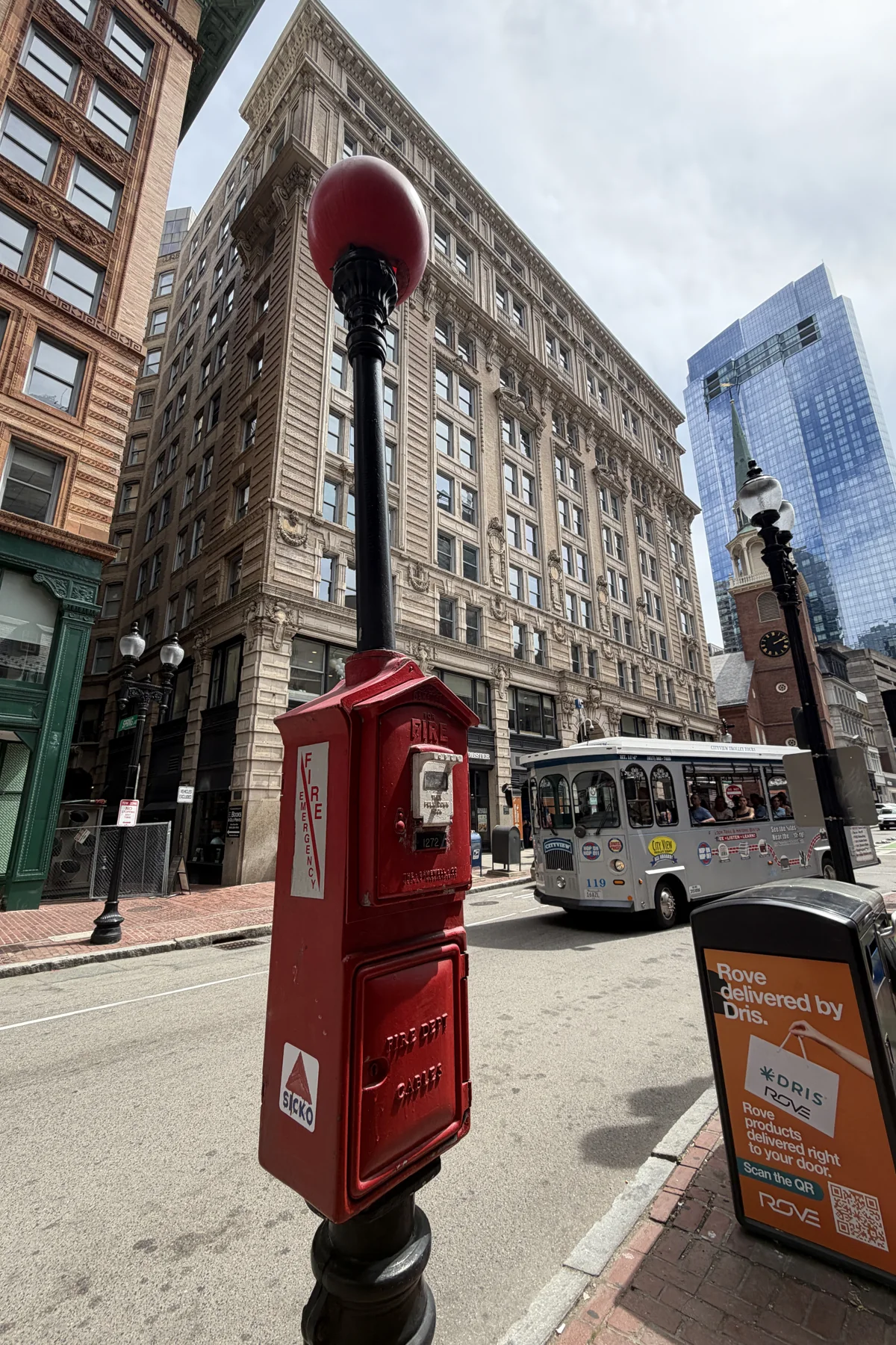 Lamp-standard pull-station, Downtown Crossing