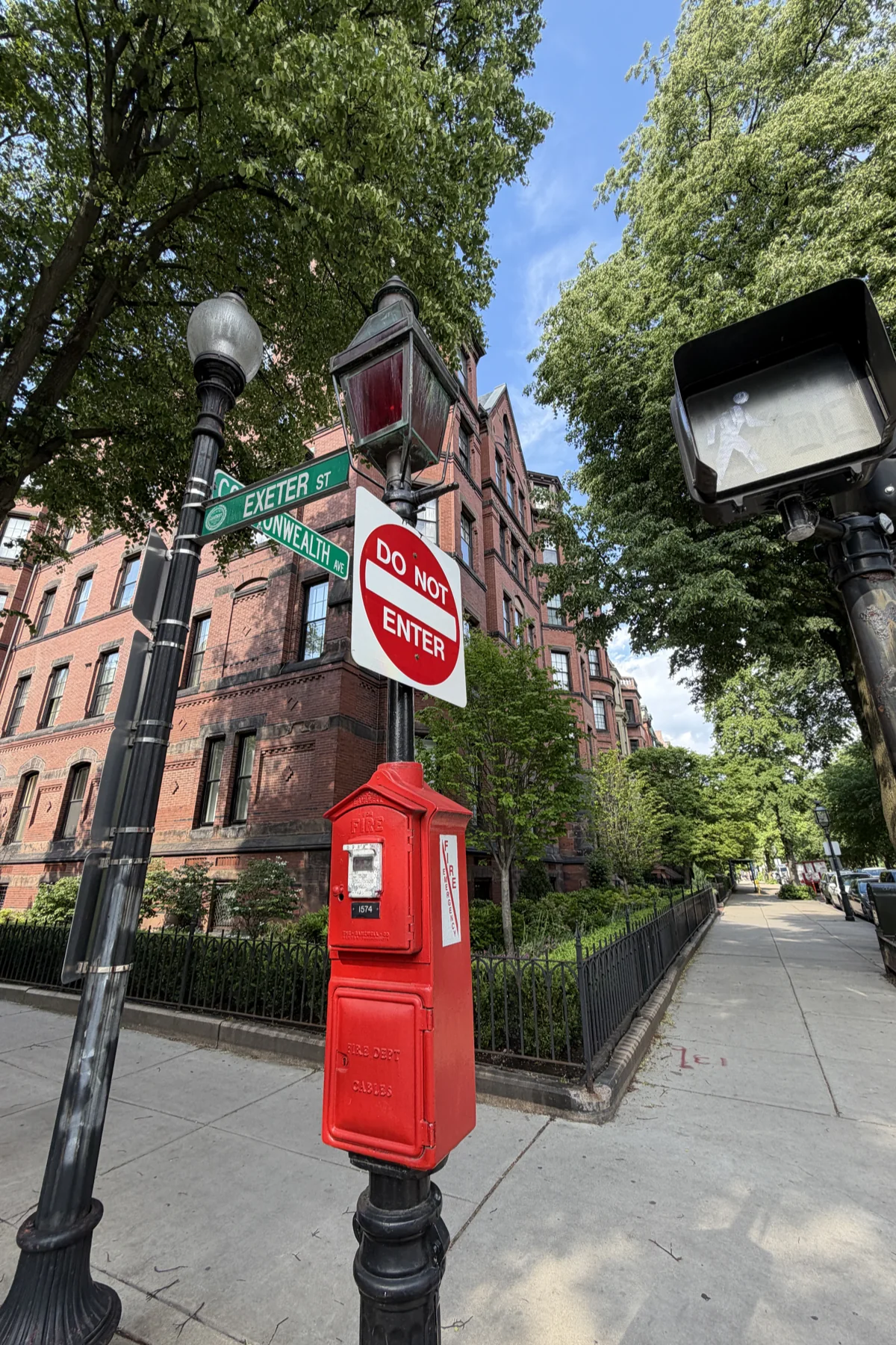 Pull-station at Exeter Street and Commonwealth Avenue